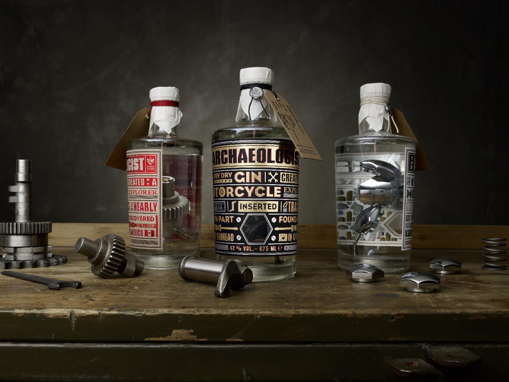 THE ARCHEOLOGIST Gin obogaćen Harley Davidsonom