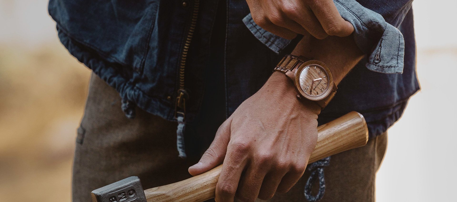 VRIJEME JE ZA PIĆE Odanost omiljenoj vrsti alkohola sada možete iskazati i ovim satovima od bačvi za viski