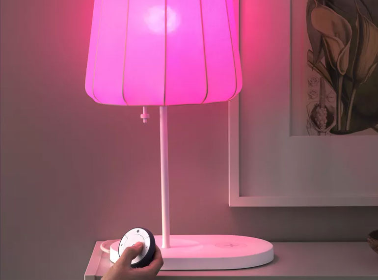 INTELIGENTNA RASVJETA IKEA počela s prodajom žarulje u boji za koju treba daljinski