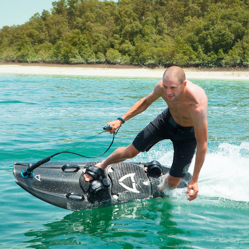 ADRENALINSKA JURILICA Na ovoj mlaznoj dasci juri se u novu eru surfanja