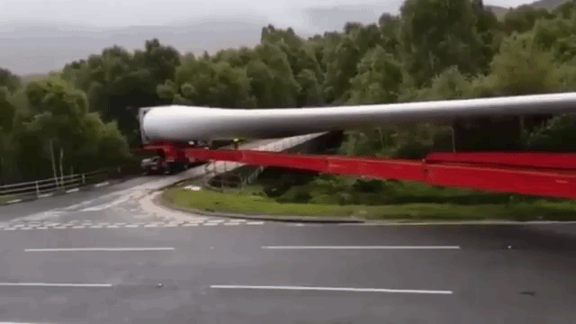 SAMO GOSPODSKI Može li tegljač s propelerom vjetroturbine od 60 metara skrenuti pod pravim kutem?