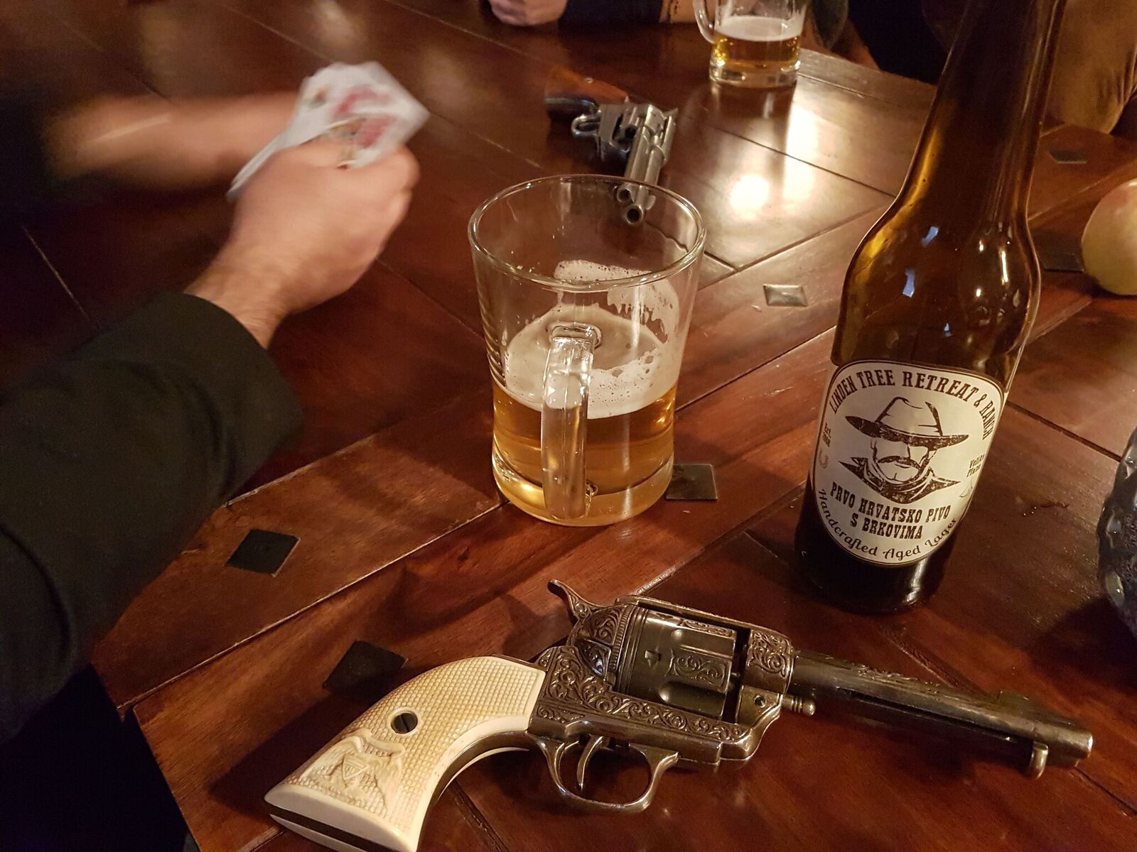 KRAFT ZA PRAVU GOSPODU Pozivamo vas na predstavljanje Prvog hrvatskog piva s brkovima