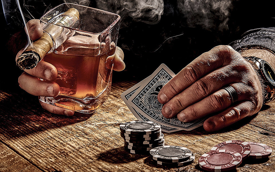 CIGAR-ČAŠA ZA VISKI Dva savršena užitka suvremenog gospodina u istoj ruci