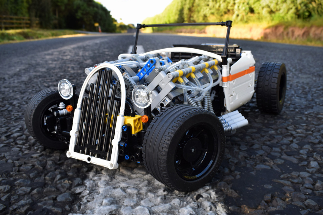 GOSPODIN KLINAC Lego Technic V8 Hot Rod