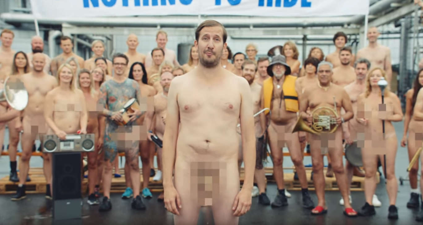 Fantastičan spot za Absolut votku u kojoj sudjeluje pregršt golih Šveđana