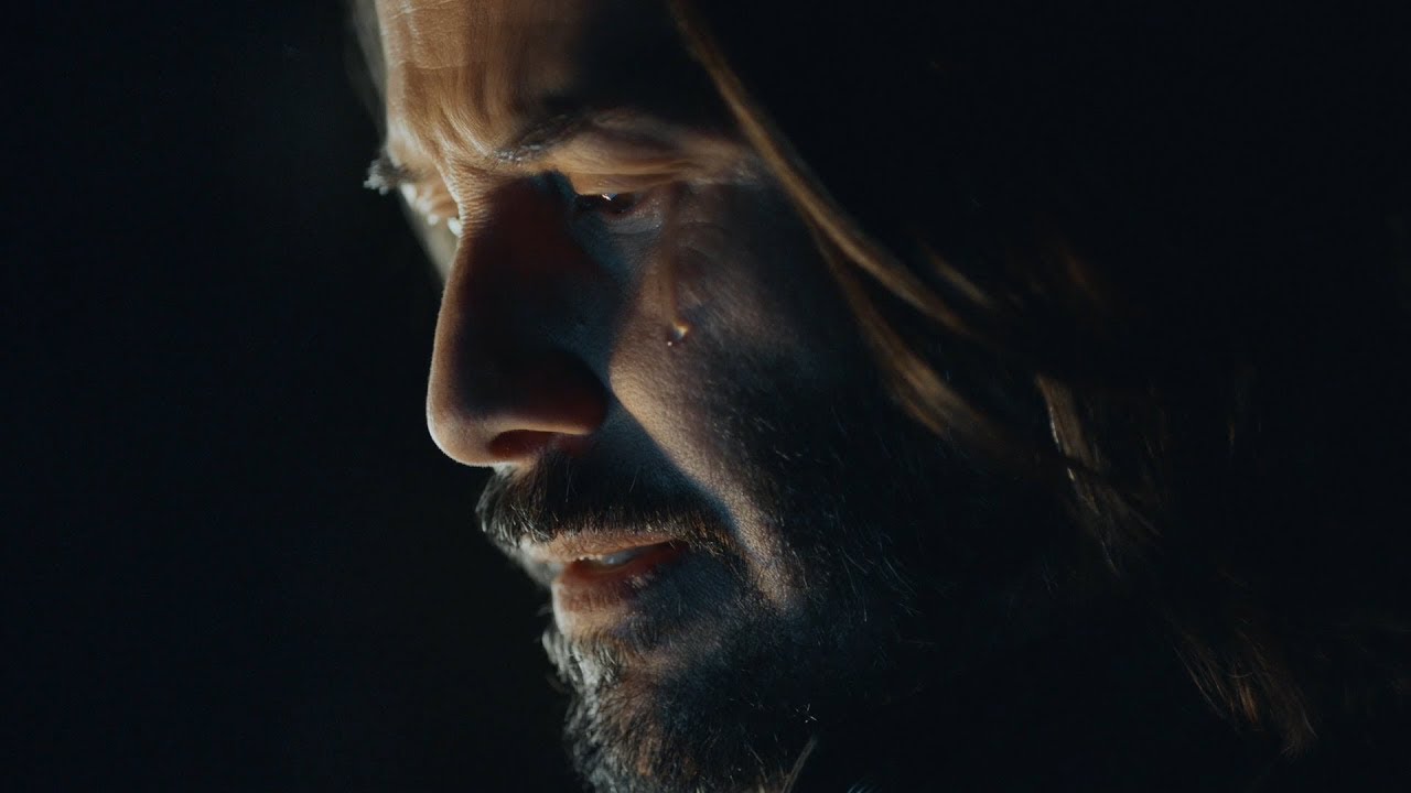 Pogledajte ove prilično neobične video oglase s Keanu Reevesom u glavnoj ulozi