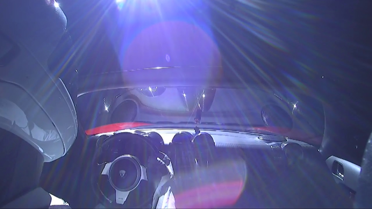 SPACE ODDITY Provozajmo se svemirom u Tesla Roadsteru