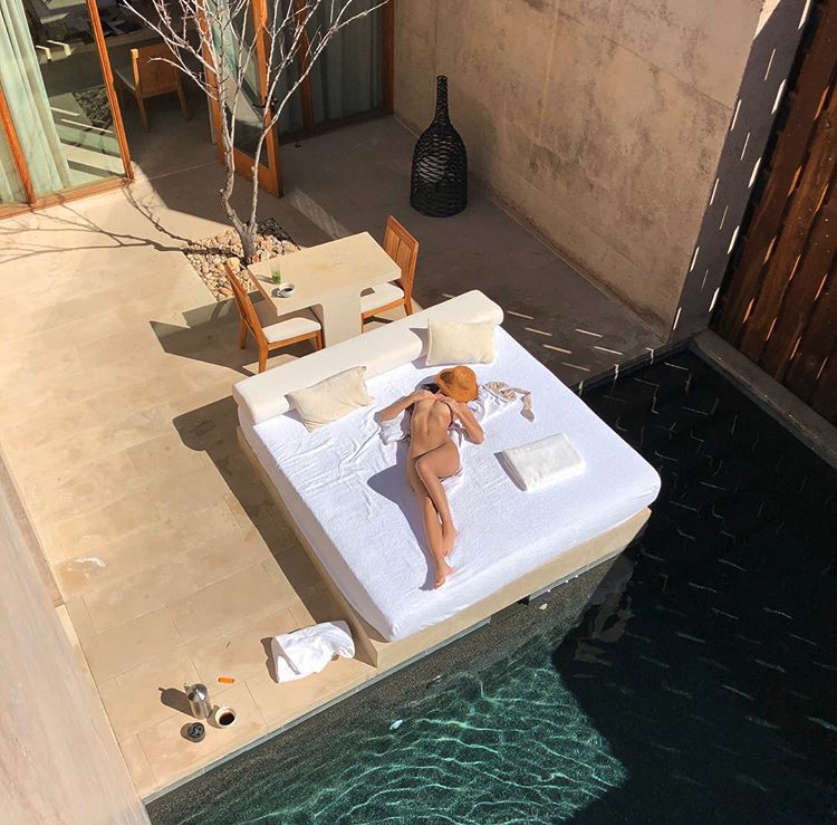 OVO ĆE PAMTITI Što je to Emily Ratajkowski poklonila svom novom gospodinu?