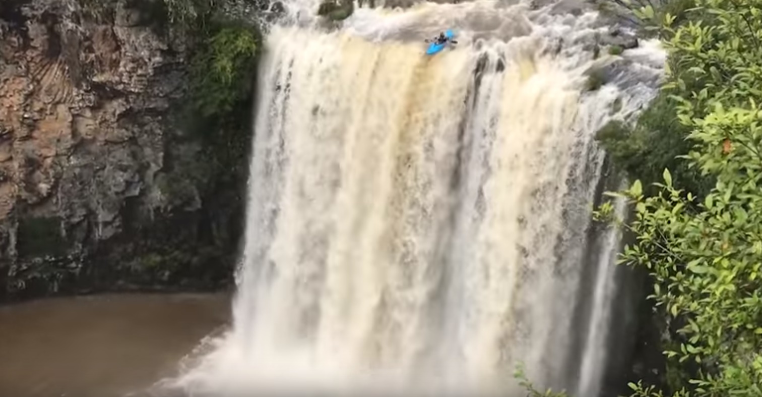 DA TI SRCE STANE Spustio se kajakom niz smrtonosni vodopad. I preživio