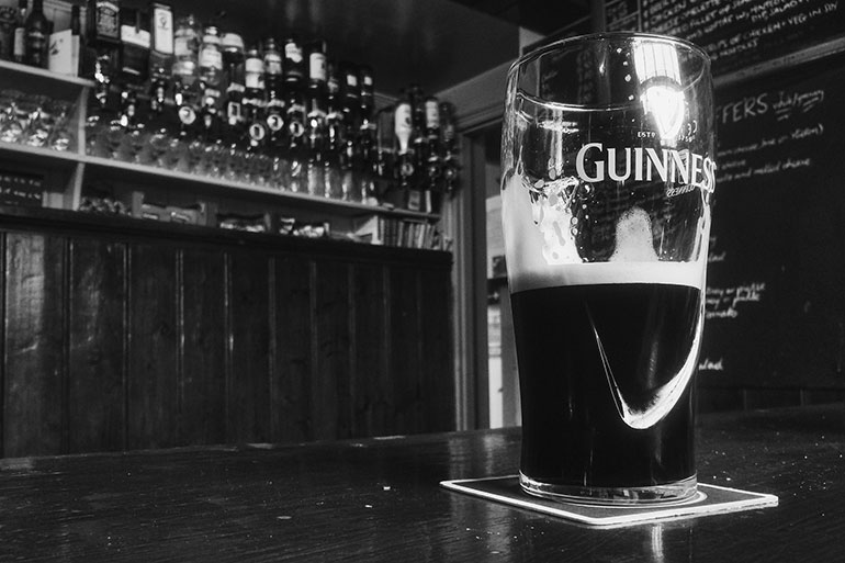 MATEMATIČARI IZRAČUNALI Koristimo krive čaše za točenje Guinnessa