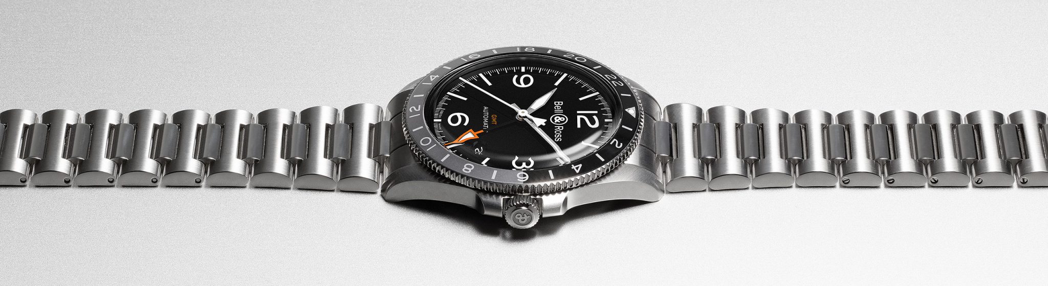 Bell & Ross ažurirao je Vintage BR GMT s novim V2 modelom