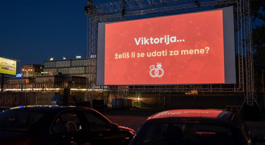 Svjedočili smo gentlemanskoj prosidbi u Drive-In Kinu